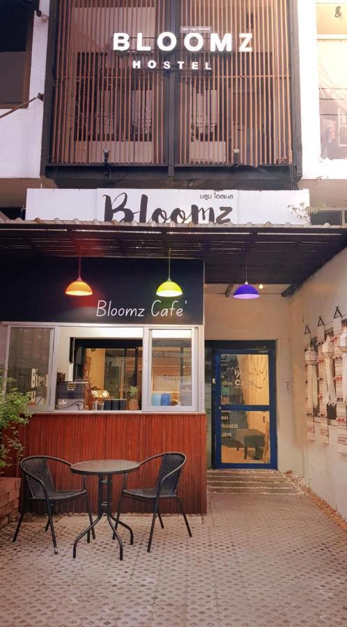 Bloomz Hostel Chiang Mai Exterior photo